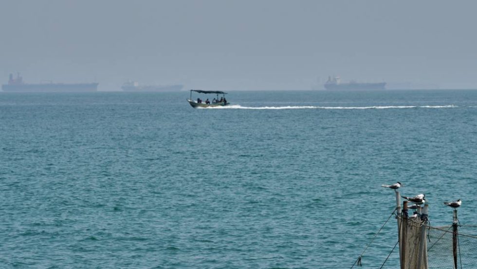 Διαψεύδει τα περί κράτησης του «Epaminondas» το υπ. Ναυτιλίας - Εύθραυστη η ασφάλεια στα Στενά του Ορμούζ